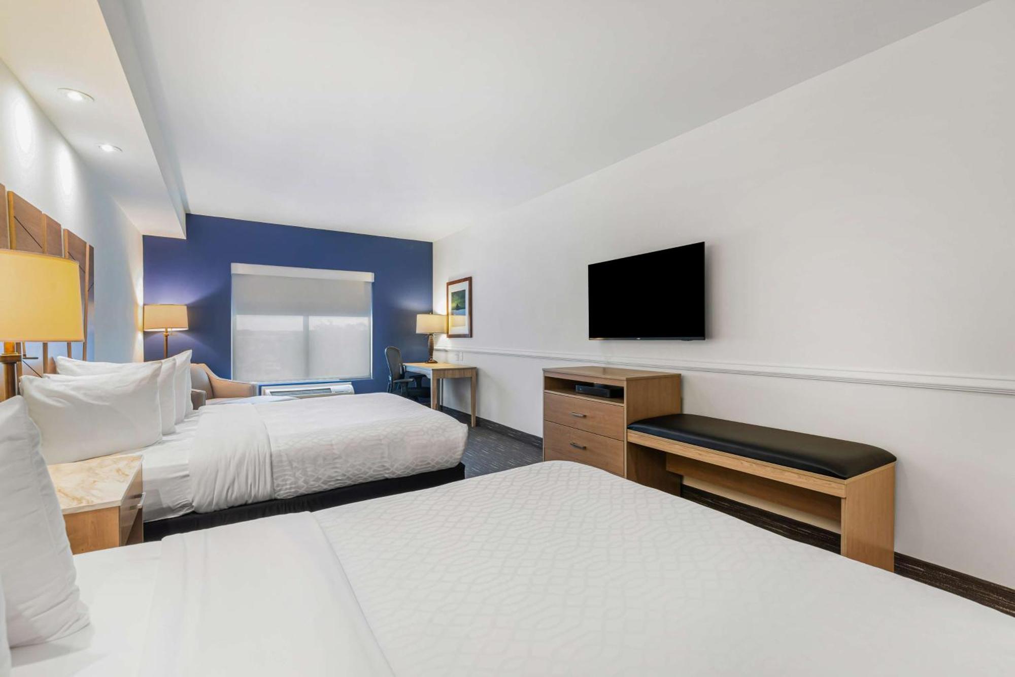 Best Western Plus Westgate Inn And Suites Leland Extérieur photo