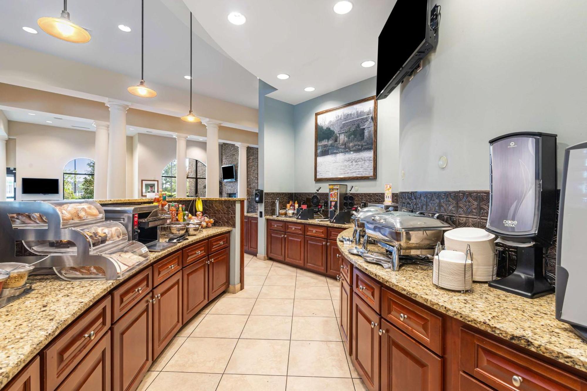 Best Western Plus Westgate Inn And Suites Leland Extérieur photo
