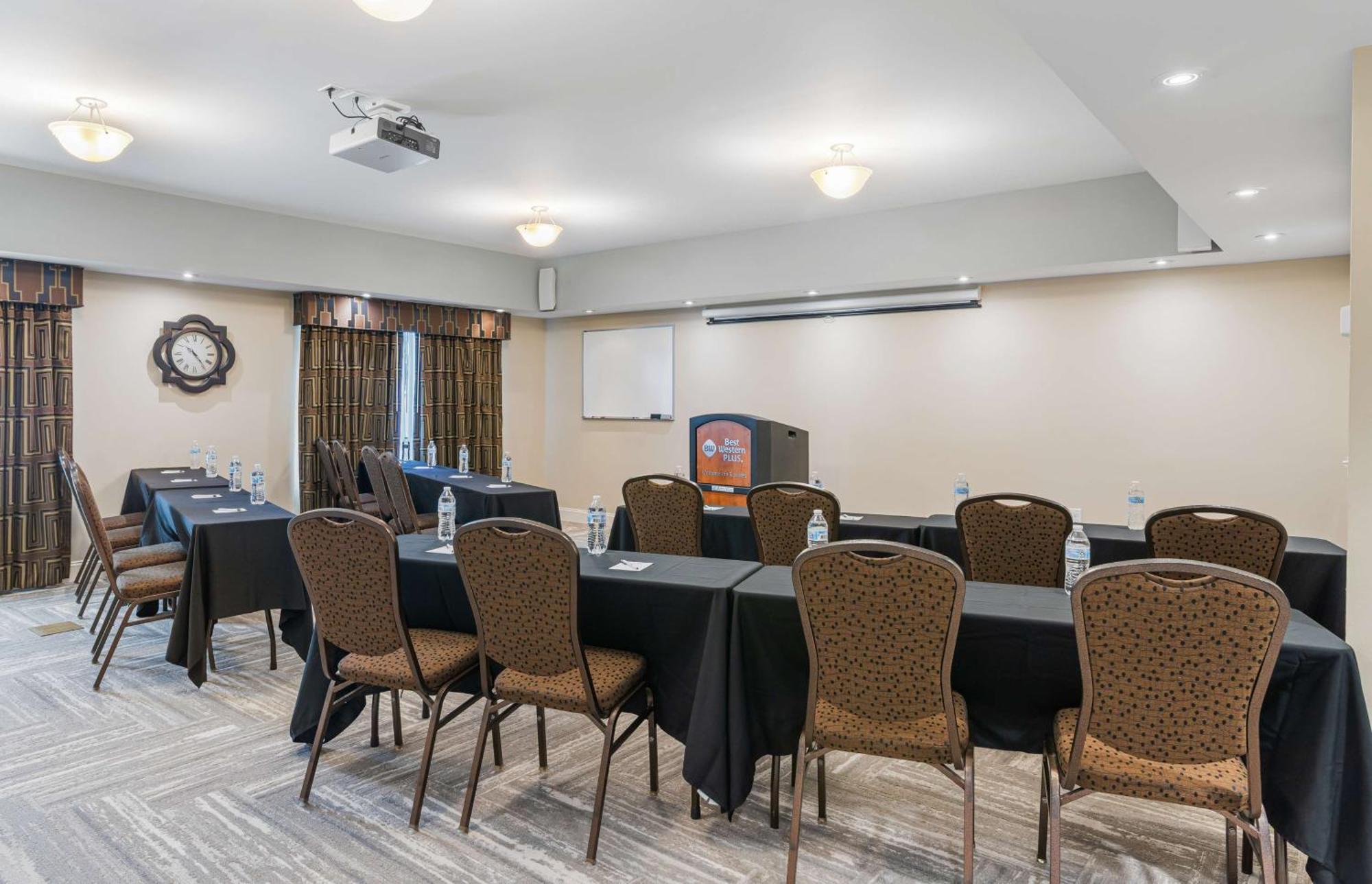 Best Western Plus Westgate Inn And Suites Leland Extérieur photo