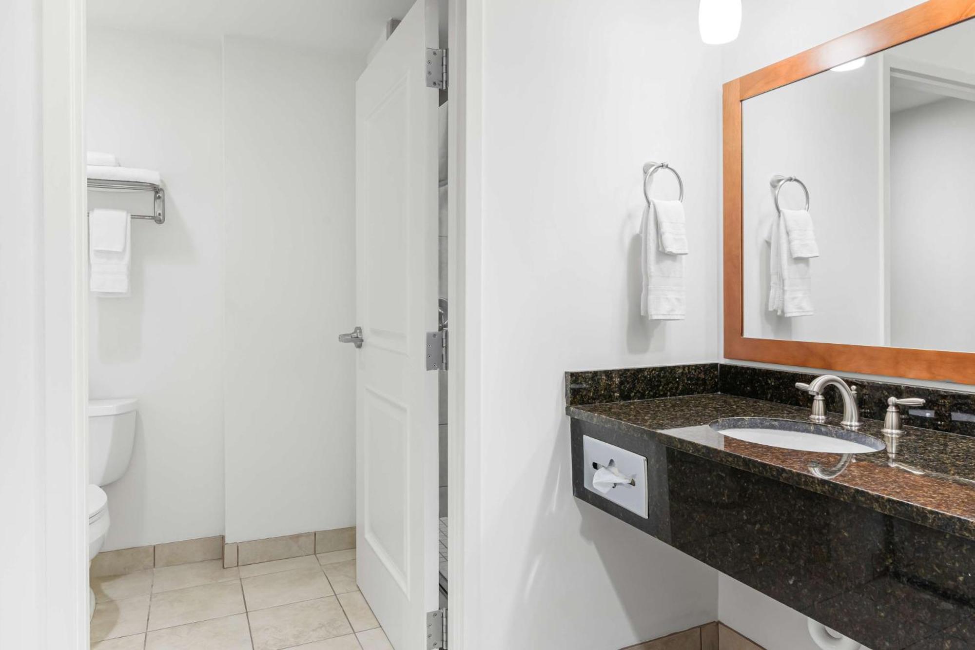Best Western Plus Westgate Inn And Suites Leland Extérieur photo