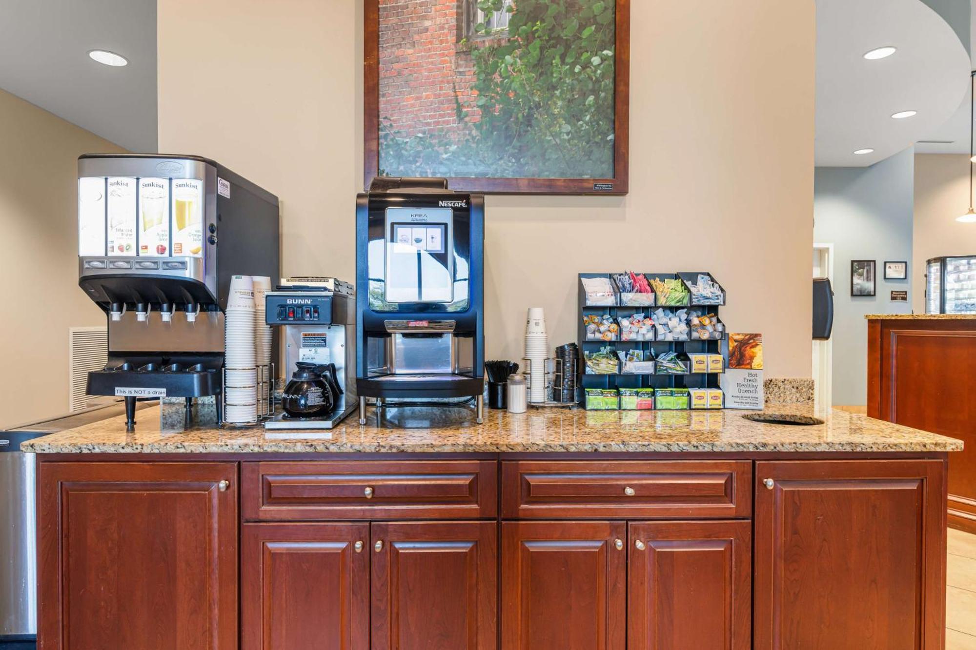 Best Western Plus Westgate Inn And Suites Leland Extérieur photo