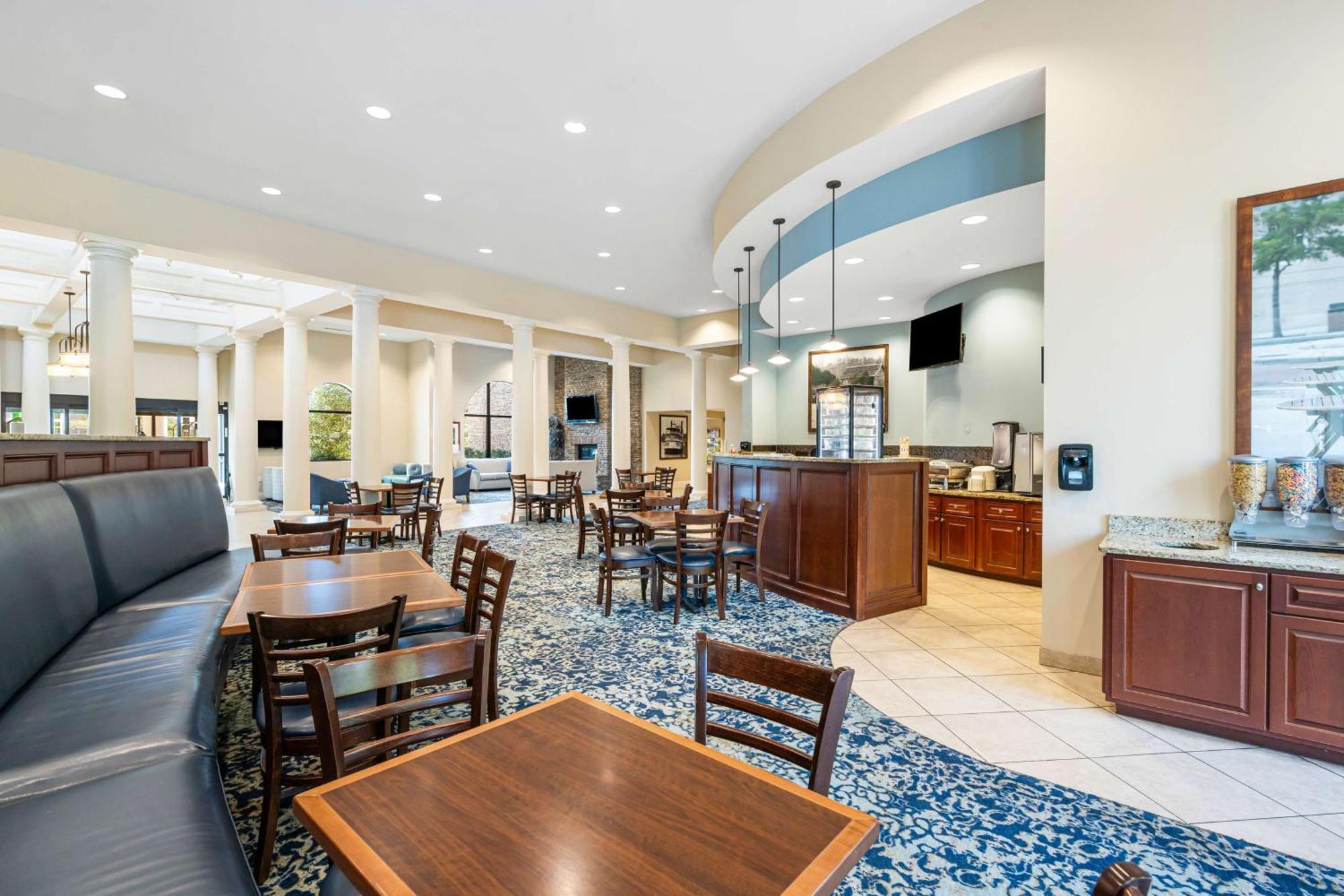 Best Western Plus Westgate Inn And Suites Leland Extérieur photo