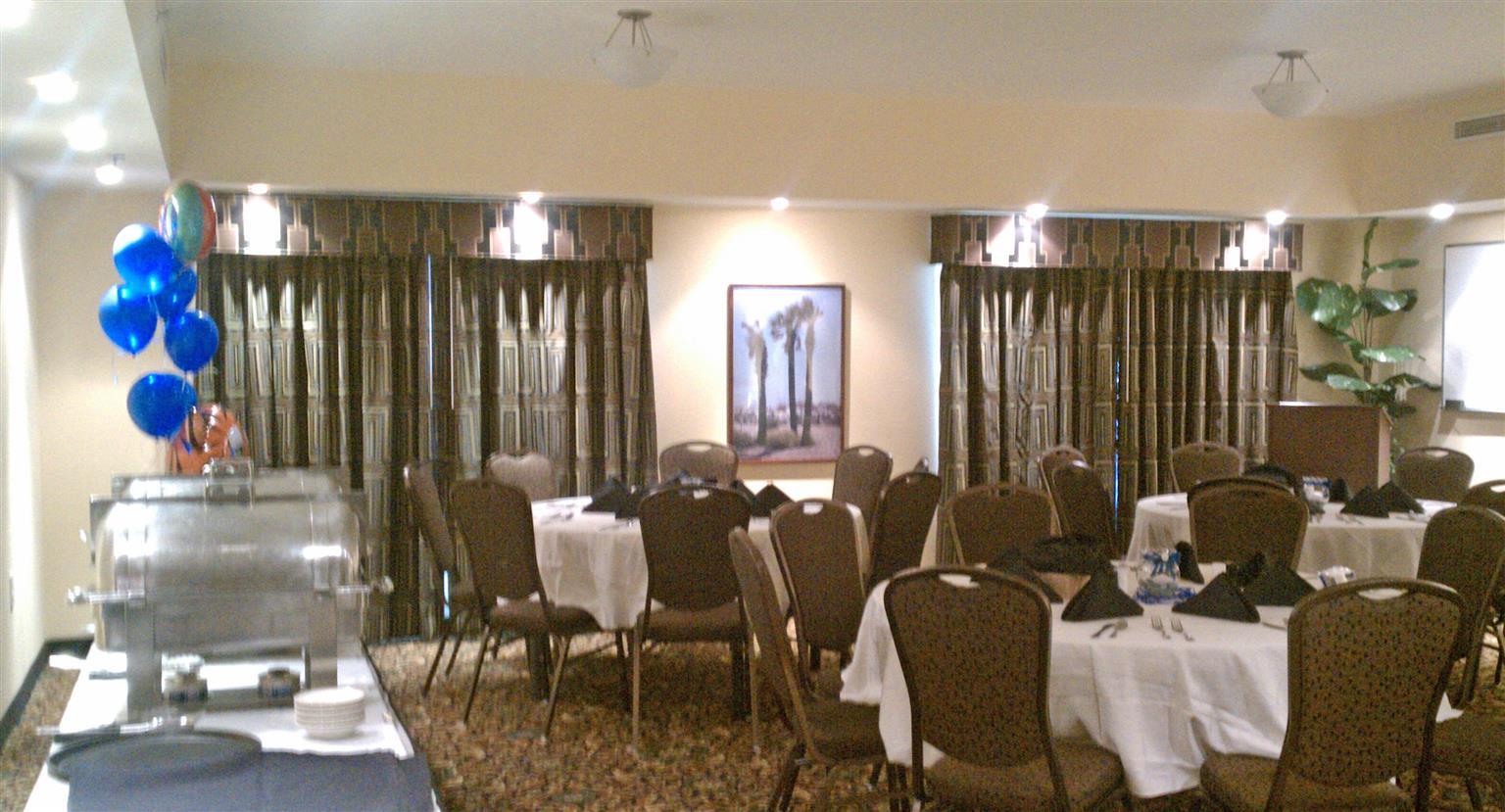 Best Western Plus Westgate Inn And Suites Leland Restaurant photo